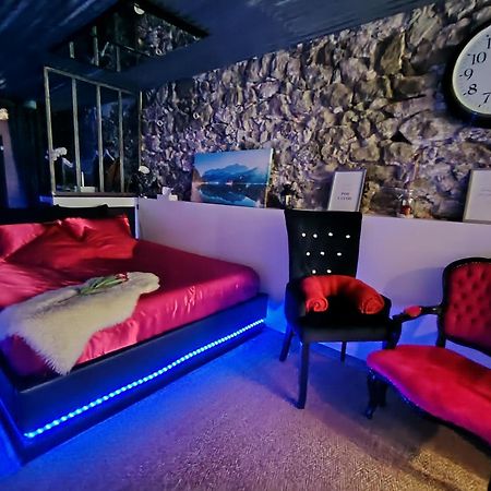 Sweet Loft Grenoble-Love Room Avec Jacuzzi & Sauna Bagian luar foto