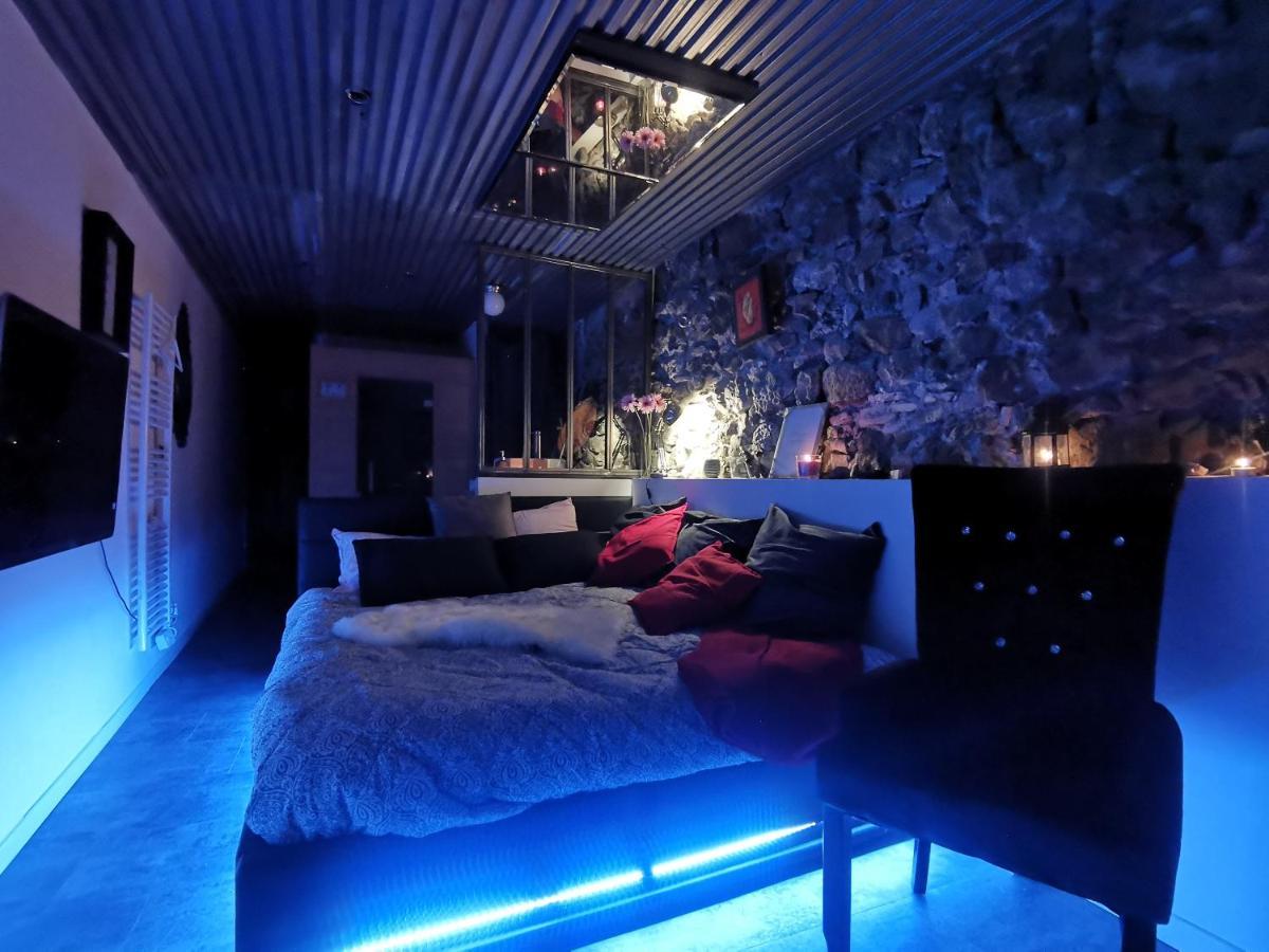 Sweet Loft Grenoble-Love Room Avec Jacuzzi & Sauna Bagian luar foto