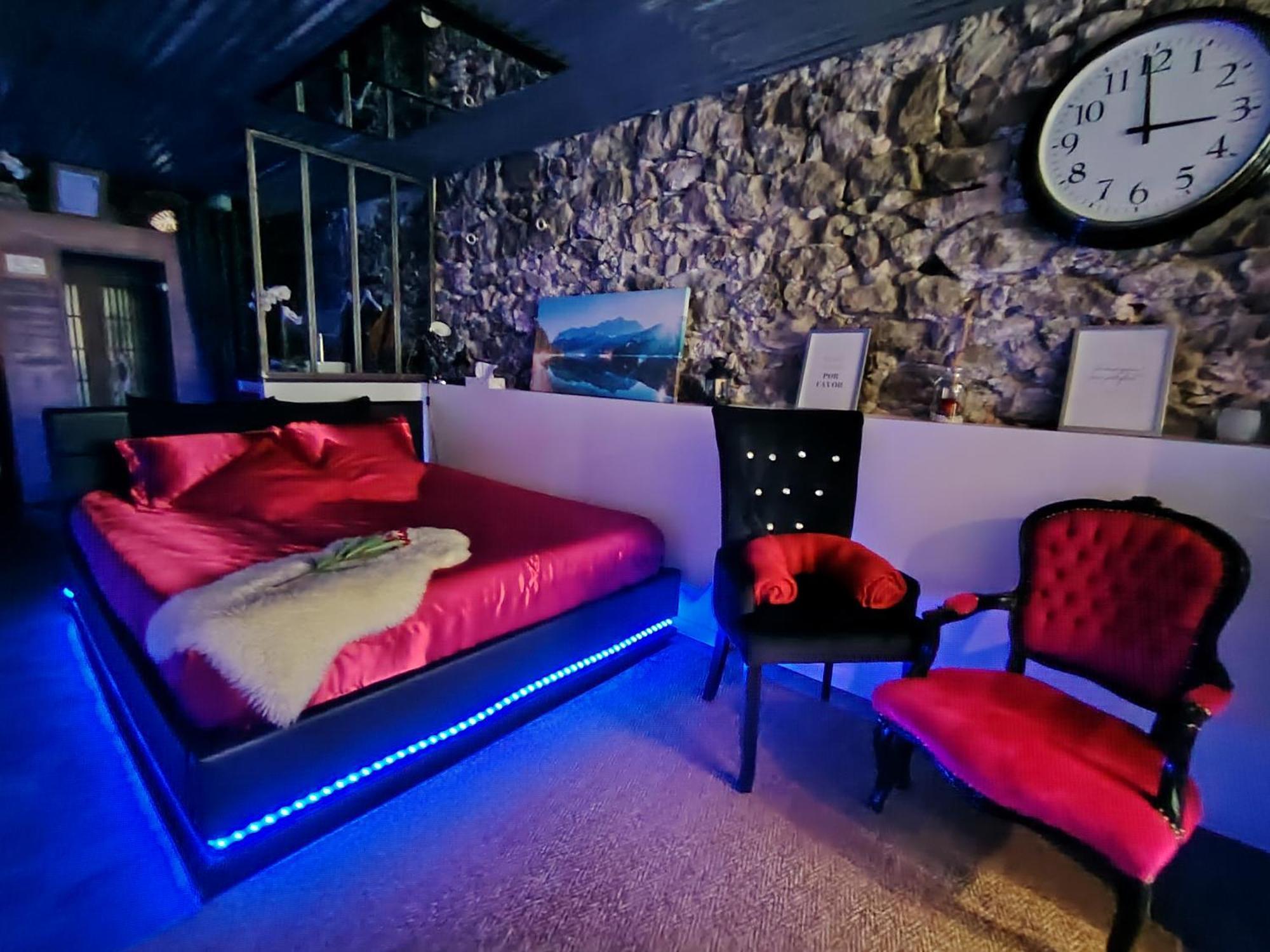 Sweet Loft Grenoble-Love Room Avec Jacuzzi & Sauna Bagian luar foto